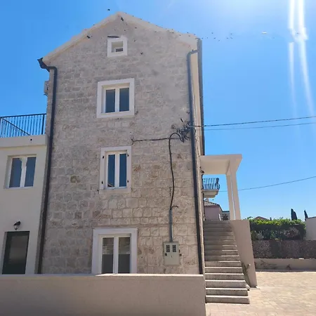 Stone Pearl Apartament *